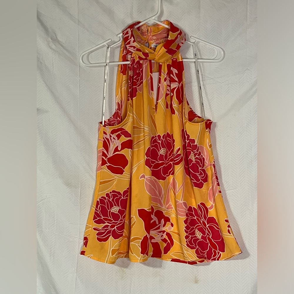 🆕. DR2 Orange and Red Floral New Sleeveless Top XL.       GG1